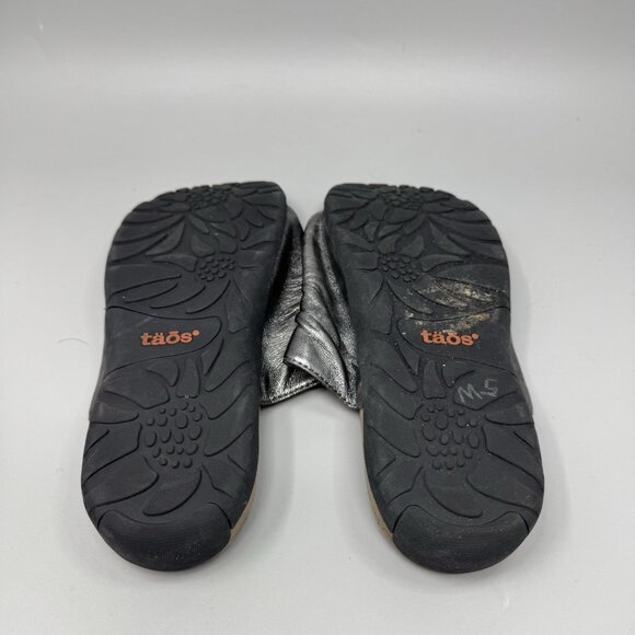 Taos Gift 2 Sandals Women's 9 Pewter Leather Comfort Thong Flip Flop Slip On - Picture 9 of 9